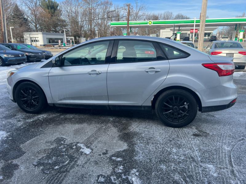 Ford Focus SE Sedan 2013