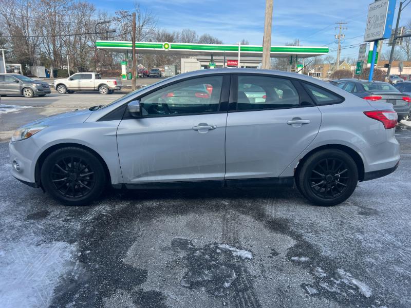 Ford Focus SE Sedan 2013