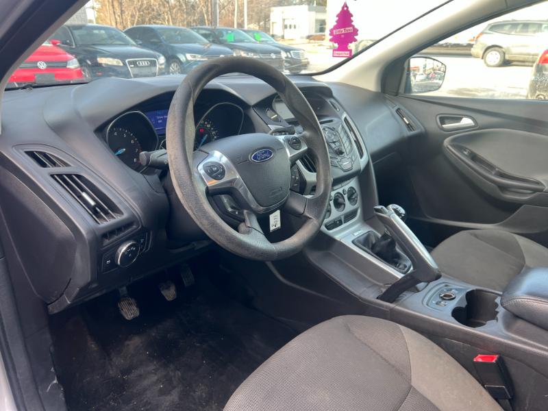 Ford Focus SE Sedan 2013
