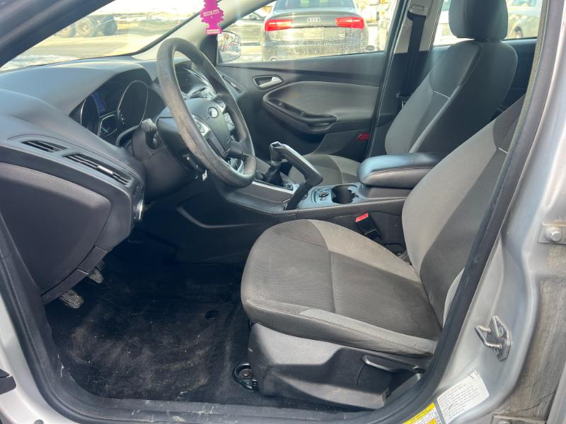 Ford Focus SE Sedan 2013