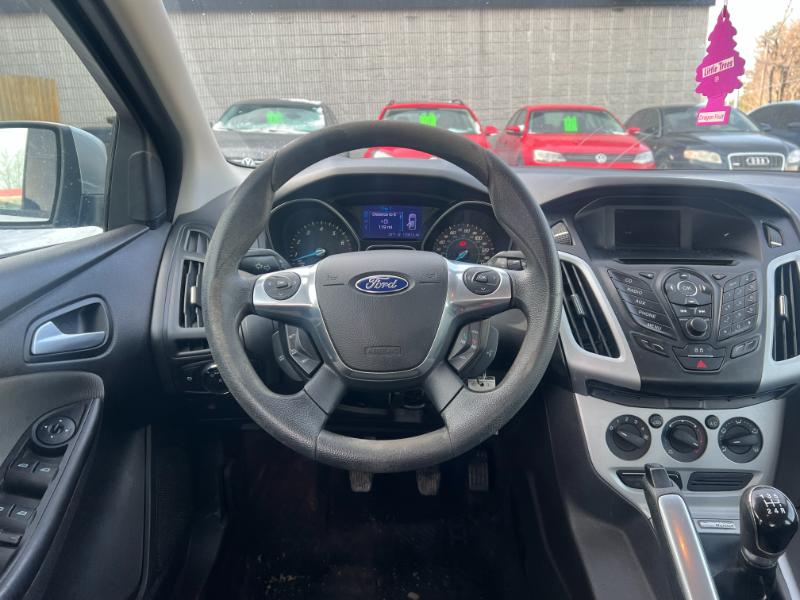 Ford Focus SE Sedan 2013