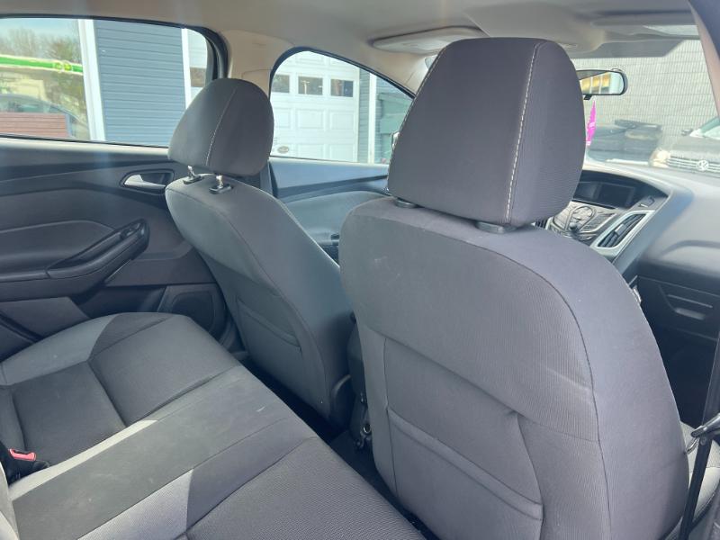 Ford Focus SE Sedan 2013