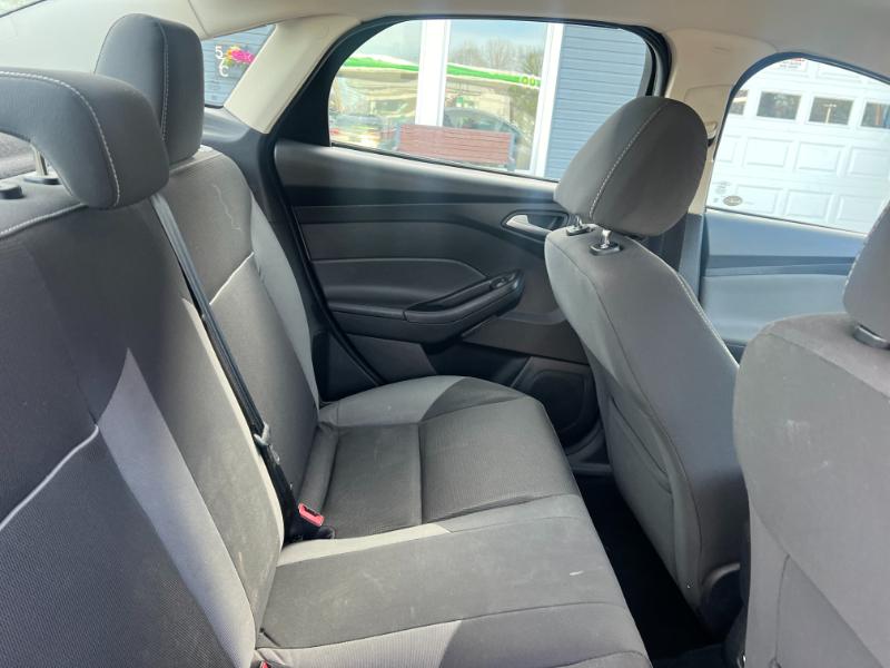 Ford Focus SE Sedan 2013