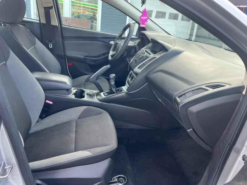 Ford Focus SE Sedan 2013