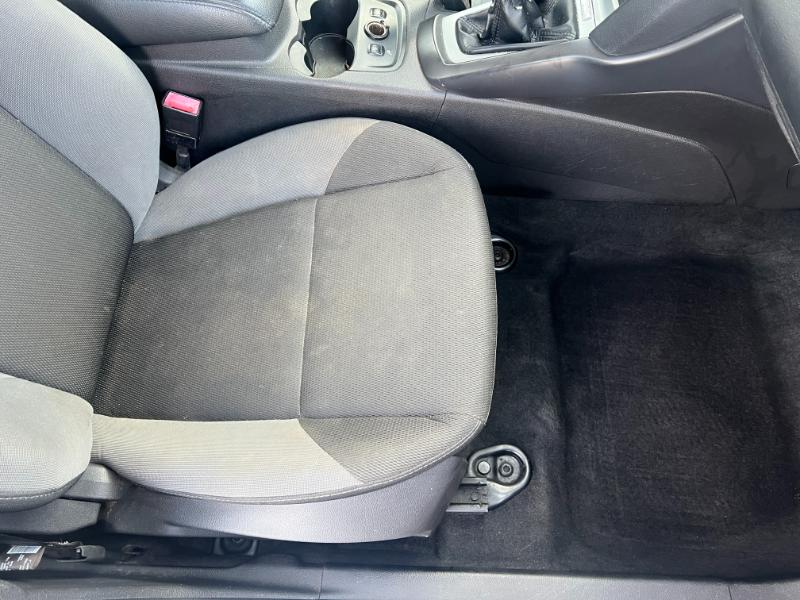 Ford Focus SE Sedan 2013