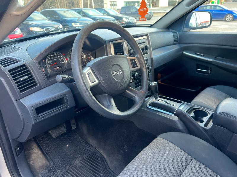 Jeep Grand Cherokee Laredo 4WD 2010