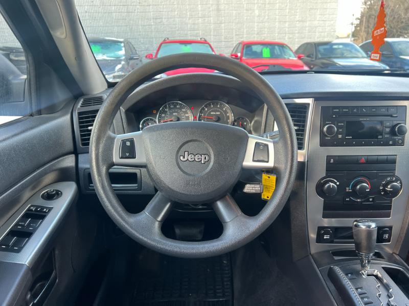 Jeep Grand Cherokee Laredo 4WD 2010