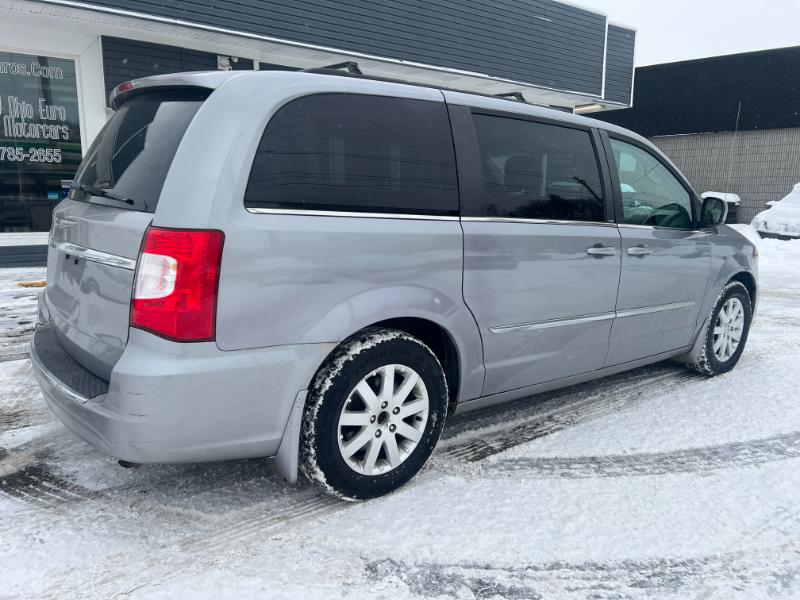 Chrysler Town & Country Touring 2013