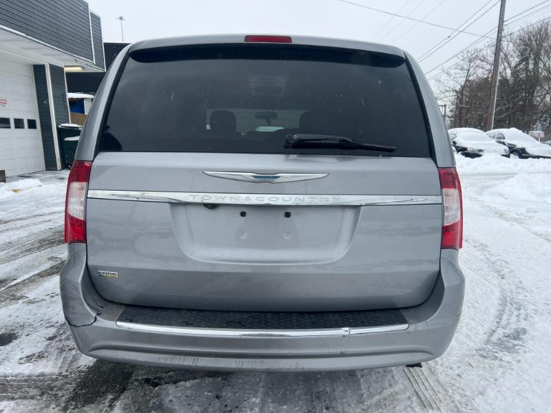 Chrysler Town & Country Touring 2013