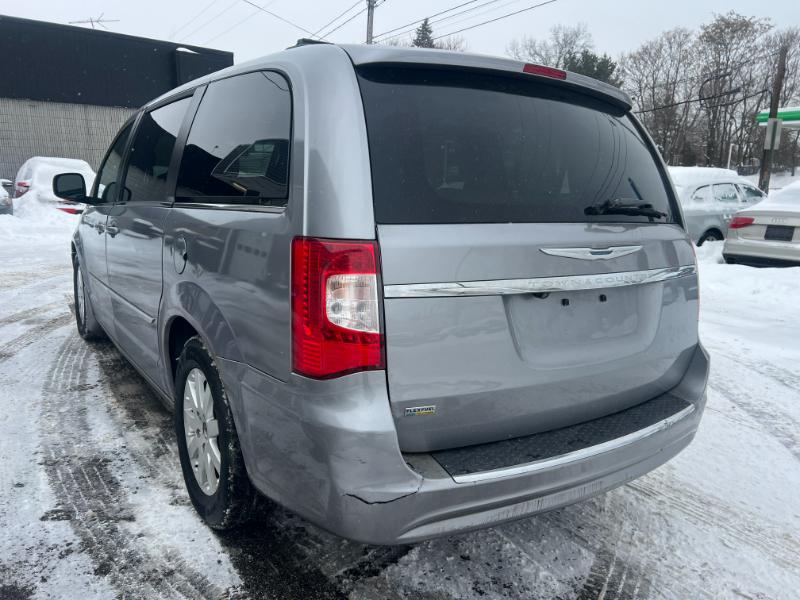Chrysler Town & Country Touring 2013