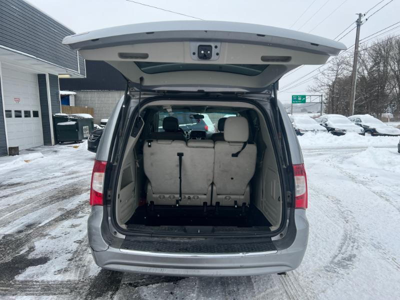 Chrysler Town & Country Touring 2013