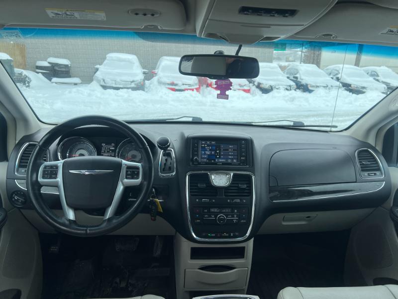 Chrysler Town & Country Touring 2013