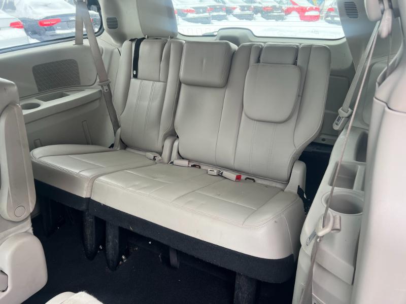 Chrysler Town & Country Touring 2013