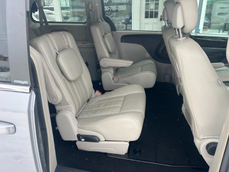 Chrysler Town & Country Touring 2013