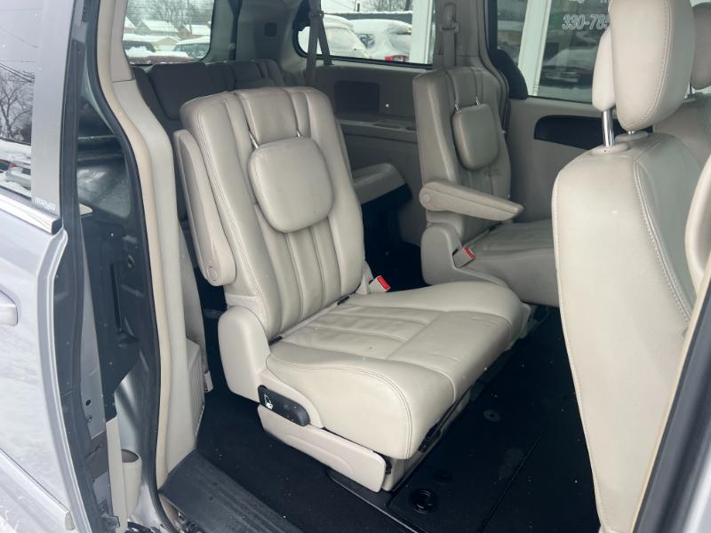 Chrysler Town & Country Touring 2013