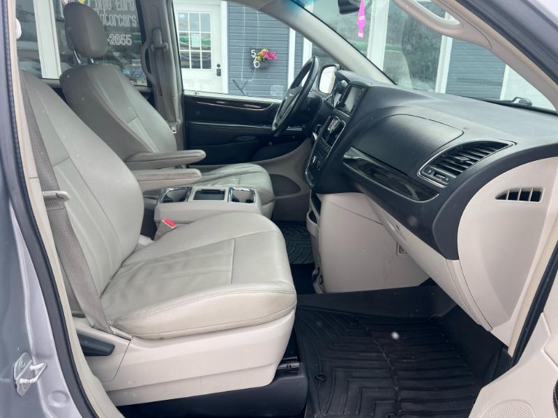 Chrysler Town & Country Touring 2013