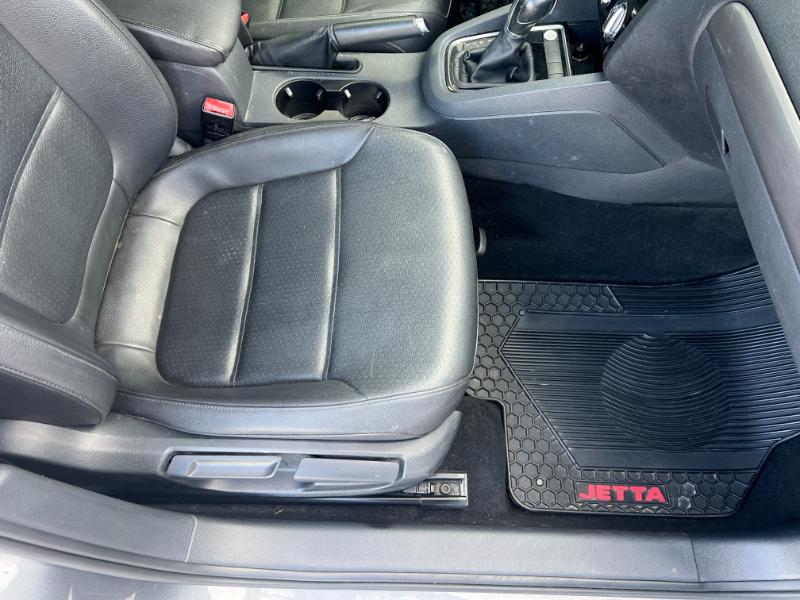 Volkswagen Jetta TDI S 6A 2015