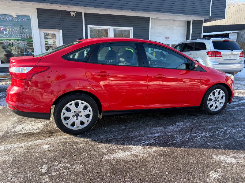 Ford Focus SE Sedan 2012