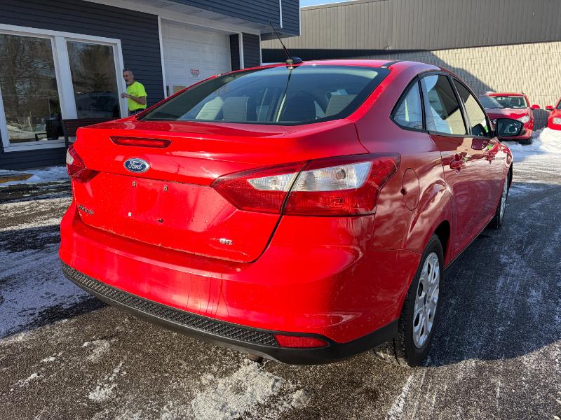 Ford Focus SE Sedan 2012