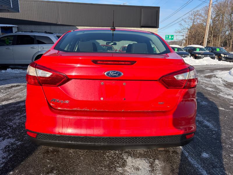 Ford Focus SE Sedan 2012