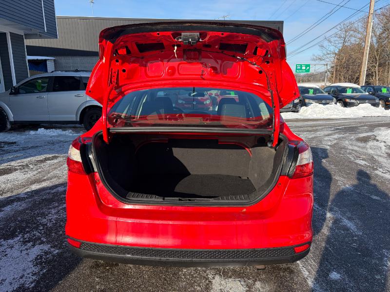 Ford Focus SE Sedan 2012