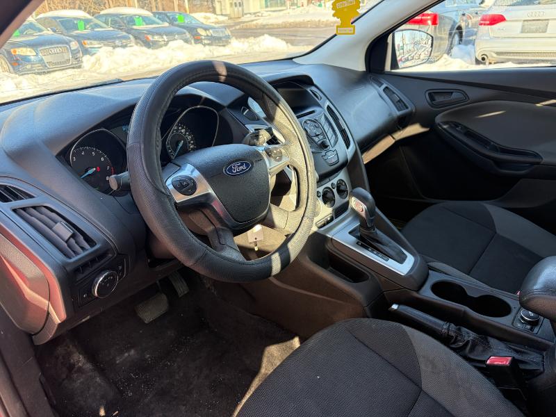 Ford Focus SE Sedan 2012