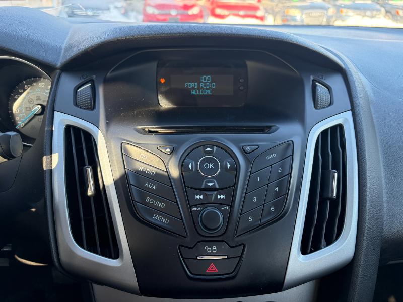 Ford Focus SE Sedan 2012