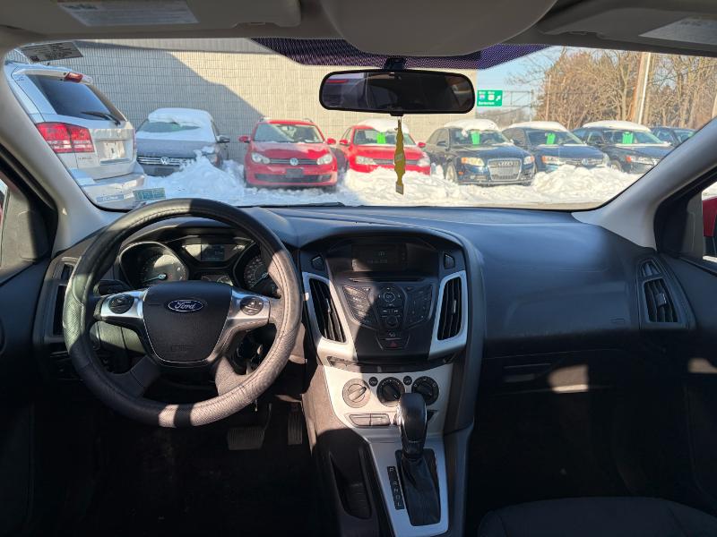 Ford Focus SE Sedan 2012