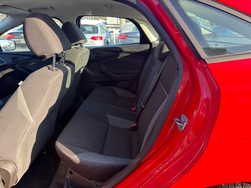 Ford Focus SE Sedan 2012