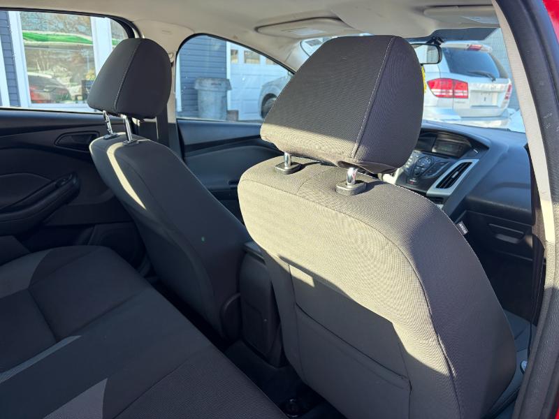 Ford Focus SE Sedan 2012