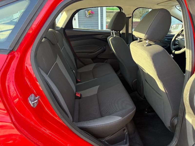 Ford Focus SE Sedan 2012