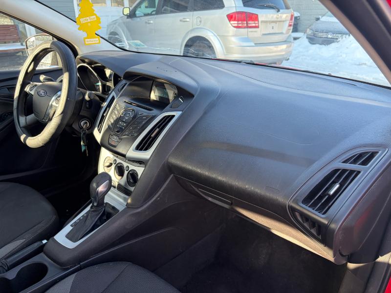 Ford Focus SE Sedan 2012