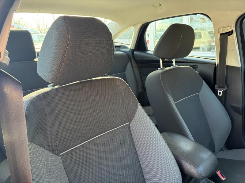 Ford Focus SE Sedan 2012