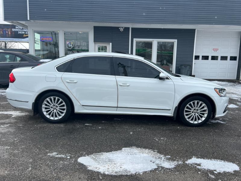 Volkswagen Passat SE PZEV 6A w/ Sunroof & Nav 2016