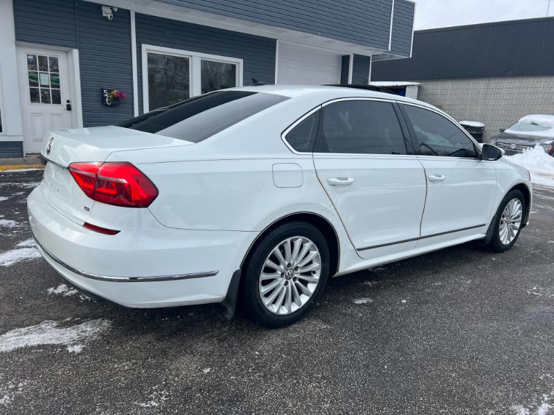 Volkswagen Passat SE PZEV 6A w/ Sunroof & Nav 2016