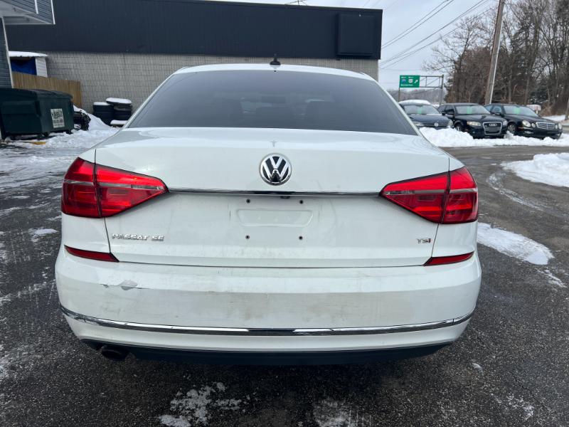 Volkswagen Passat SE PZEV 6A w/ Sunroof & Nav 2016