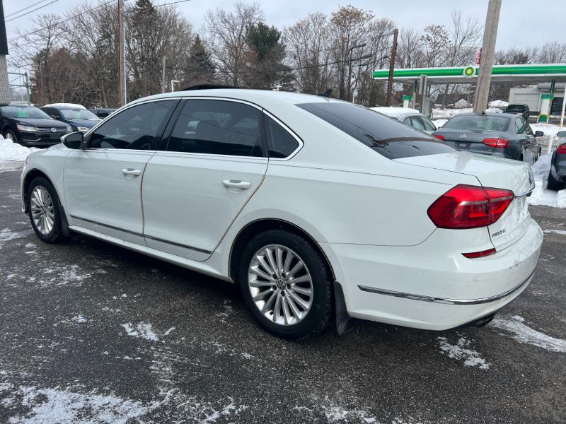 Volkswagen Passat SE PZEV 6A w/ Sunroof & Nav 2016