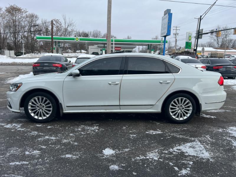 Volkswagen Passat SE PZEV 6A w/ Sunroof & Nav 2016