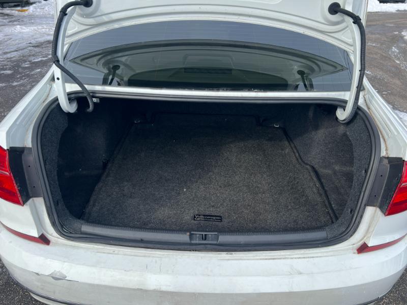 Volkswagen Passat SE PZEV 6A w/ Sunroof & Nav 2016