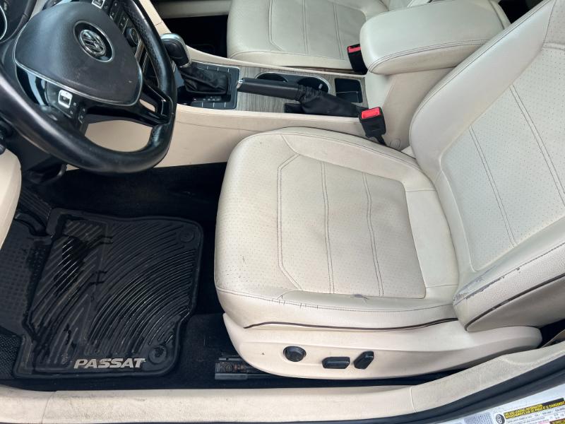 Volkswagen Passat SE PZEV 6A w/ Sunroof & Nav 2016