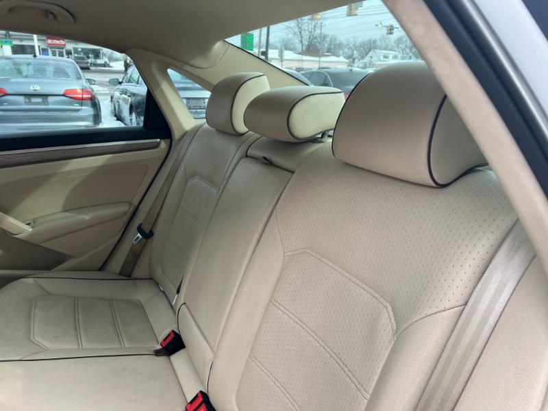 Volkswagen Passat SE PZEV 6A w/ Sunroof & Nav 2016