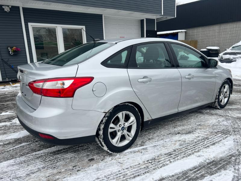 Ford Focus SE Sedan 2014