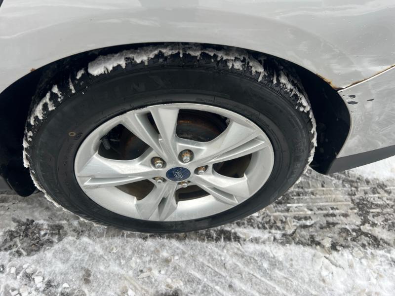 Ford Focus SE Sedan 2014