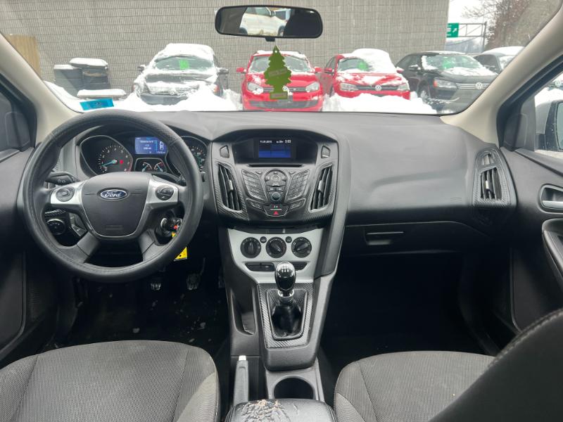 Ford Focus SE Sedan 2014