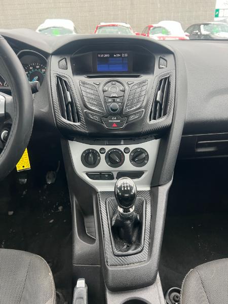 Ford Focus SE Sedan 2014