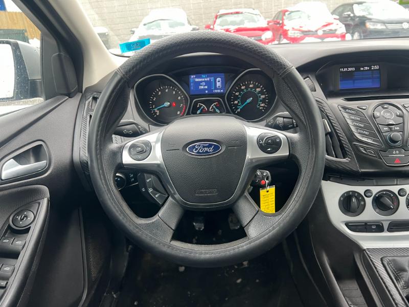 Ford Focus SE Sedan 2014