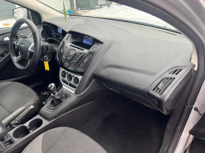 Ford Focus SE Sedan 2014