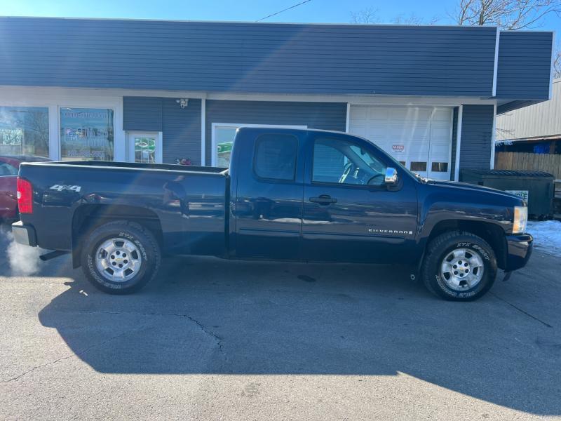Chevrolet Silverado 1500 Work Truck Ext. Cab Long Box 4WD 2009