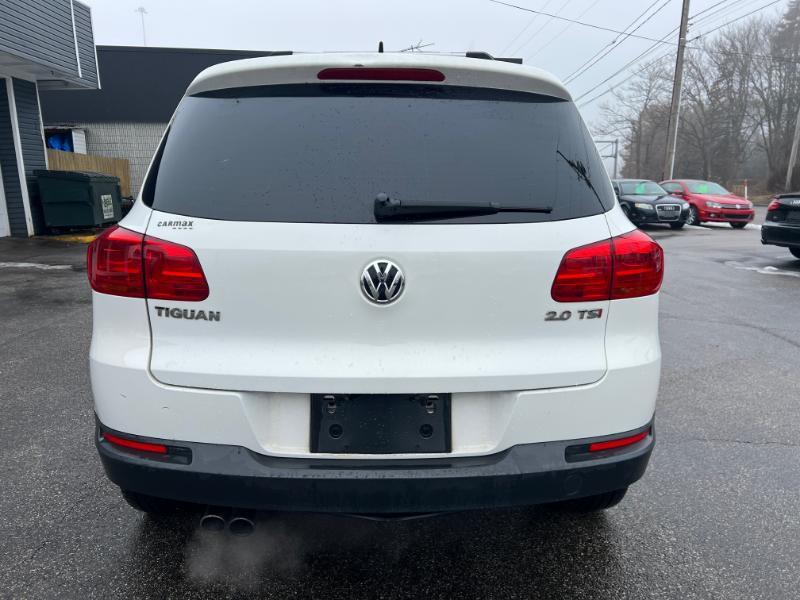 Volkswagen Tiguan S 2014