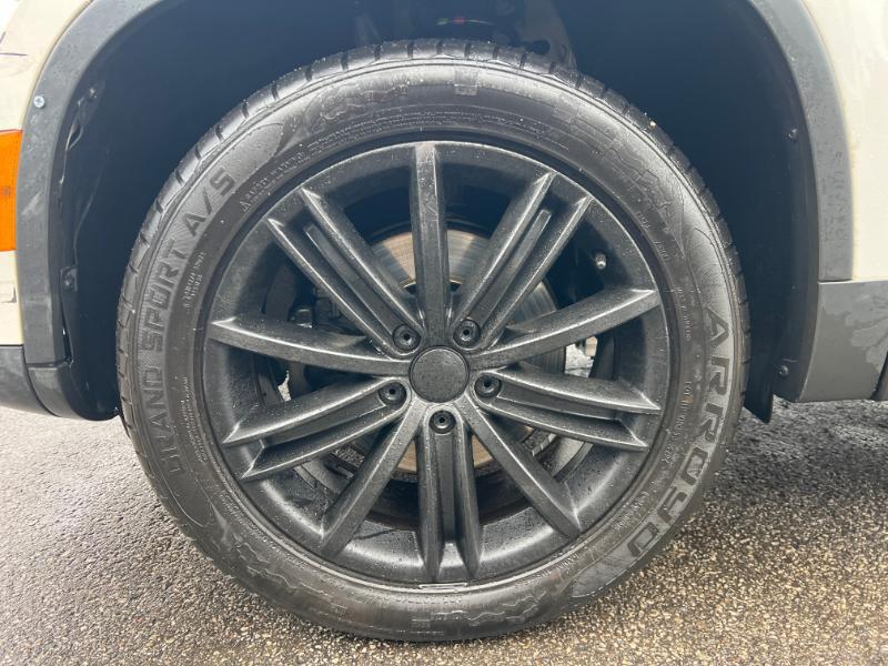 Volkswagen Tiguan S 2014